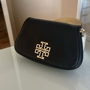 NWOT Tory Burch Britten Mini Black Leather and gold hardware crossbody/clutch